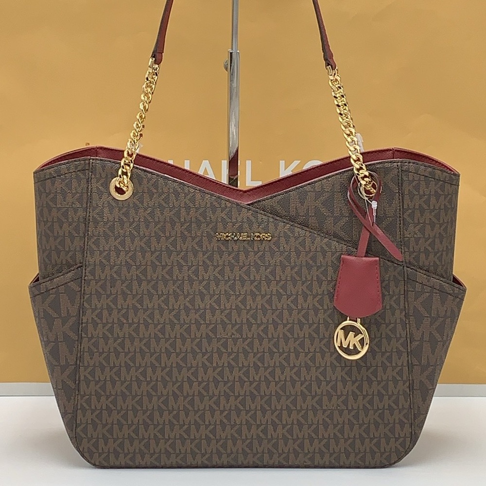 MICHAEL KORS 
Jet Set Large Logo Tote Shoulder Bag
COLOR DARK CHERRY
NWT